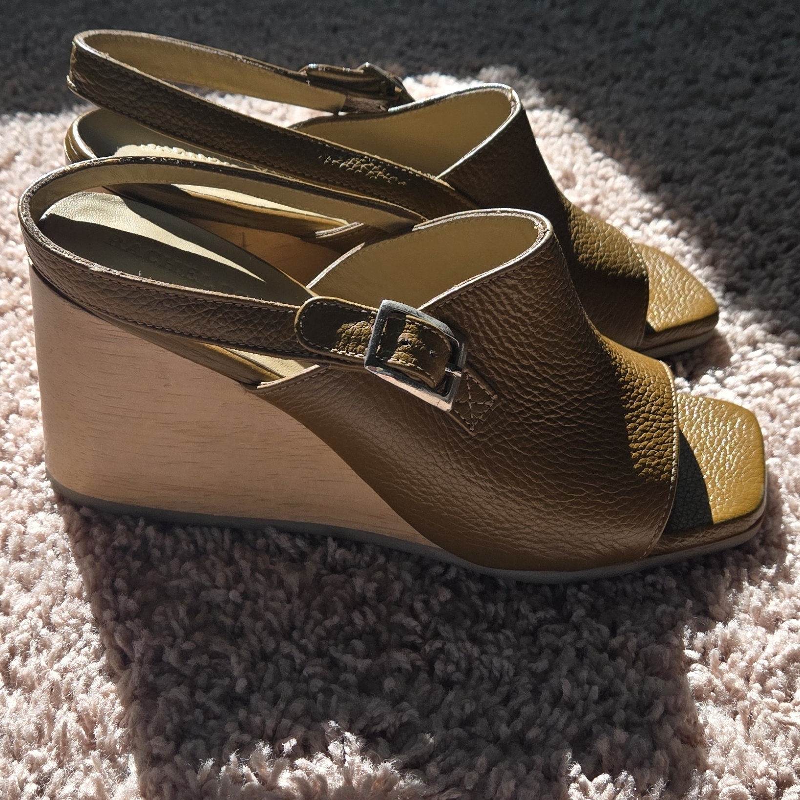 Elegant Green Wedge Sandals